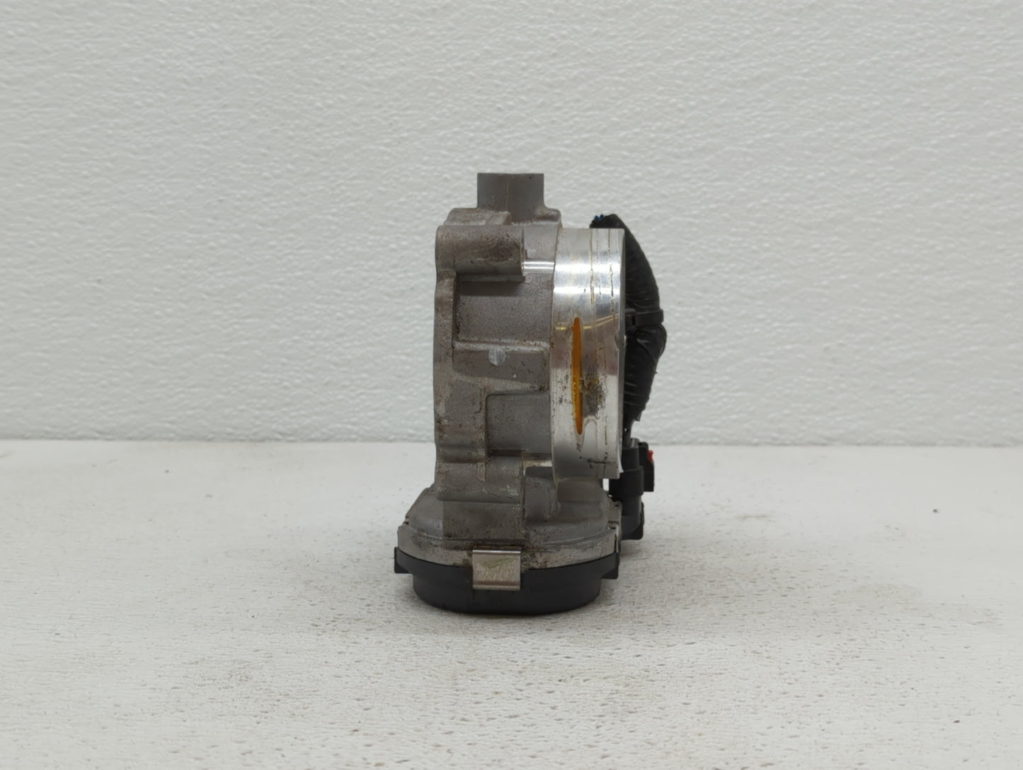 2018 Dodge Caravan Throttle Body P/N:05184349AE 05184349AD, 05184349AC Fits Fits 2011 2012 2013 2014 2015 2016 2017 2019 OEM
