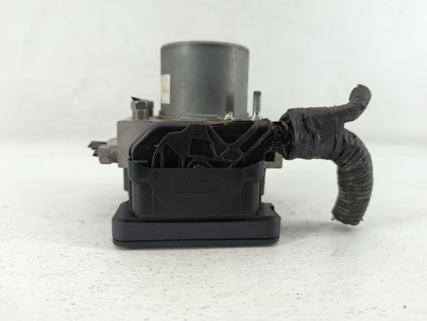 2018 Dodge Caravan ABS Pump Control Module Replacement P/N:P68183803AD Fits Fits 2015 2016 2017 2019 2020 OEM Used Auto Part