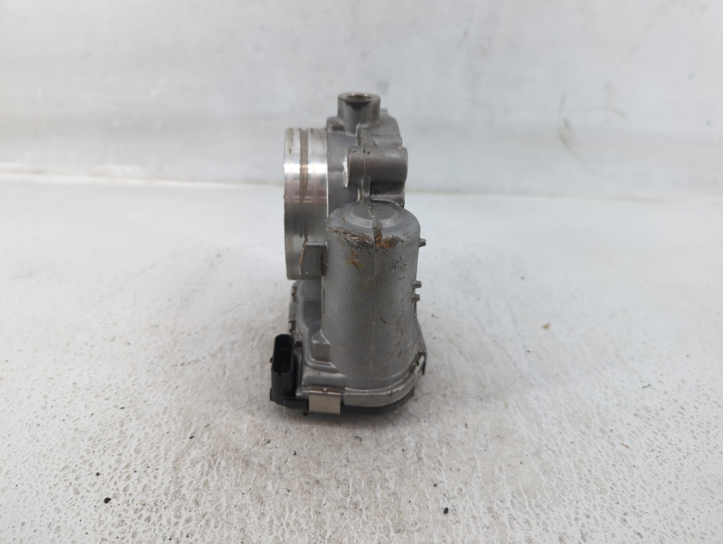 2018 Dodge Caravan Throttle Body P/N:05184349AE Fits Fits 2011 2012 2013 2014 2015 2016 2017 2019 2020 2021 2022 OEM Used Au