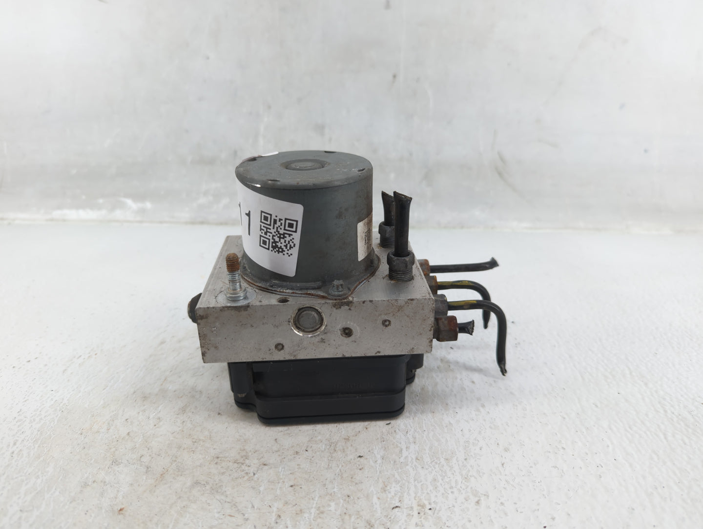 2018 Dodge Caravan ABS Pump Control Module Replacement P/N:P68183803AD Fits Fits 2015 2016 2017 2019 2020 OEM Used Auto Part