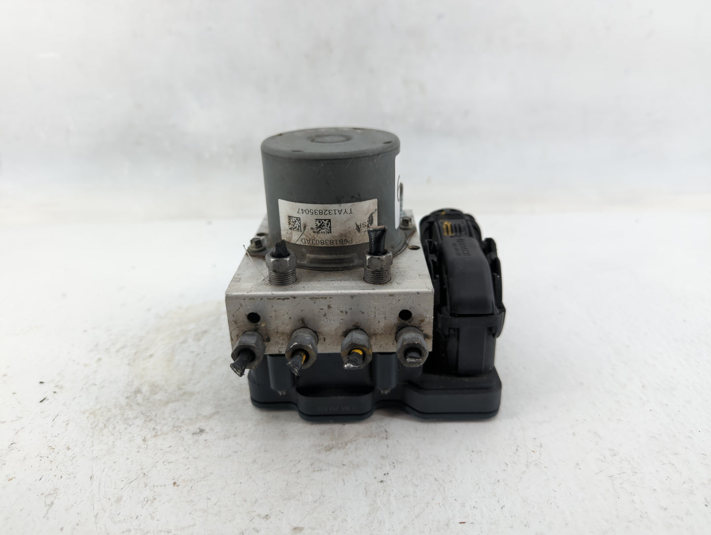 2018 Dodge Caravan ABS Pump Control Module Replacement P/N:P68183803AD Fits Fits 2015 2016 2017 2019 2020 OEM Used Auto Part