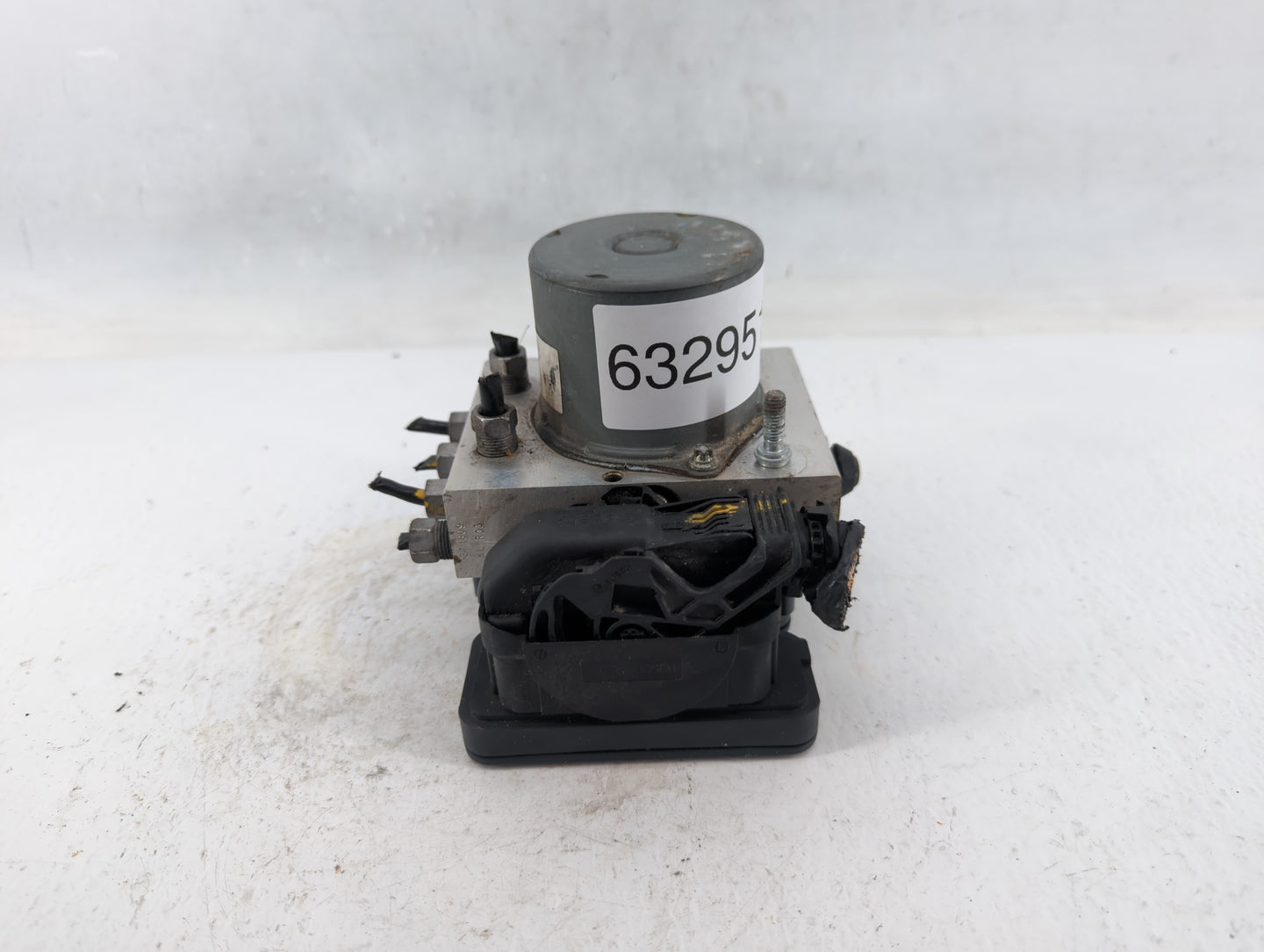 2018 Dodge Caravan ABS Pump Control Module Replacement P/N:P68183803AD Fits Fits 2015 2016 2017 2019 2020 OEM Used Auto Part