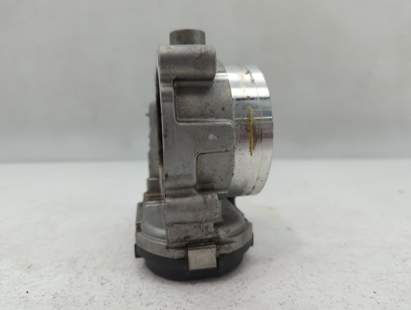 2018 Dodge Caravan Throttle Body P/N:05184349AE Fits Fits 2011 2012 2013 2014 2015 2016 2017 2019 2020 2021 2022 OEM Used Au