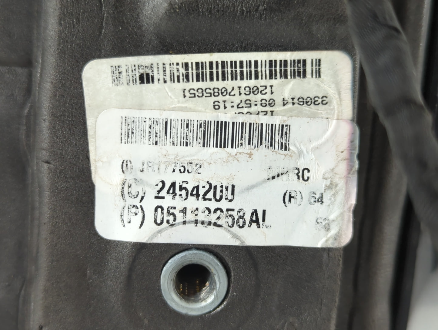 2018 Dodge Caravan Side Mirror Replacement Passenger Right View Door Mirror P/N:1AB721AUAL Fits OEM Used Auto Parts - Oemuse