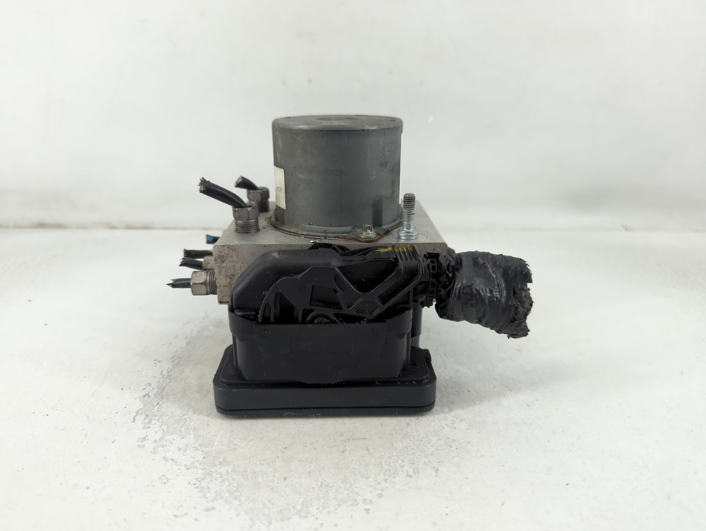 2018 Dodge Caravan ABS Pump Control Module Replacement P/N:P68183803AD Fits Fits 2015 2016 2017 2019 2020 OEM Used Auto Part