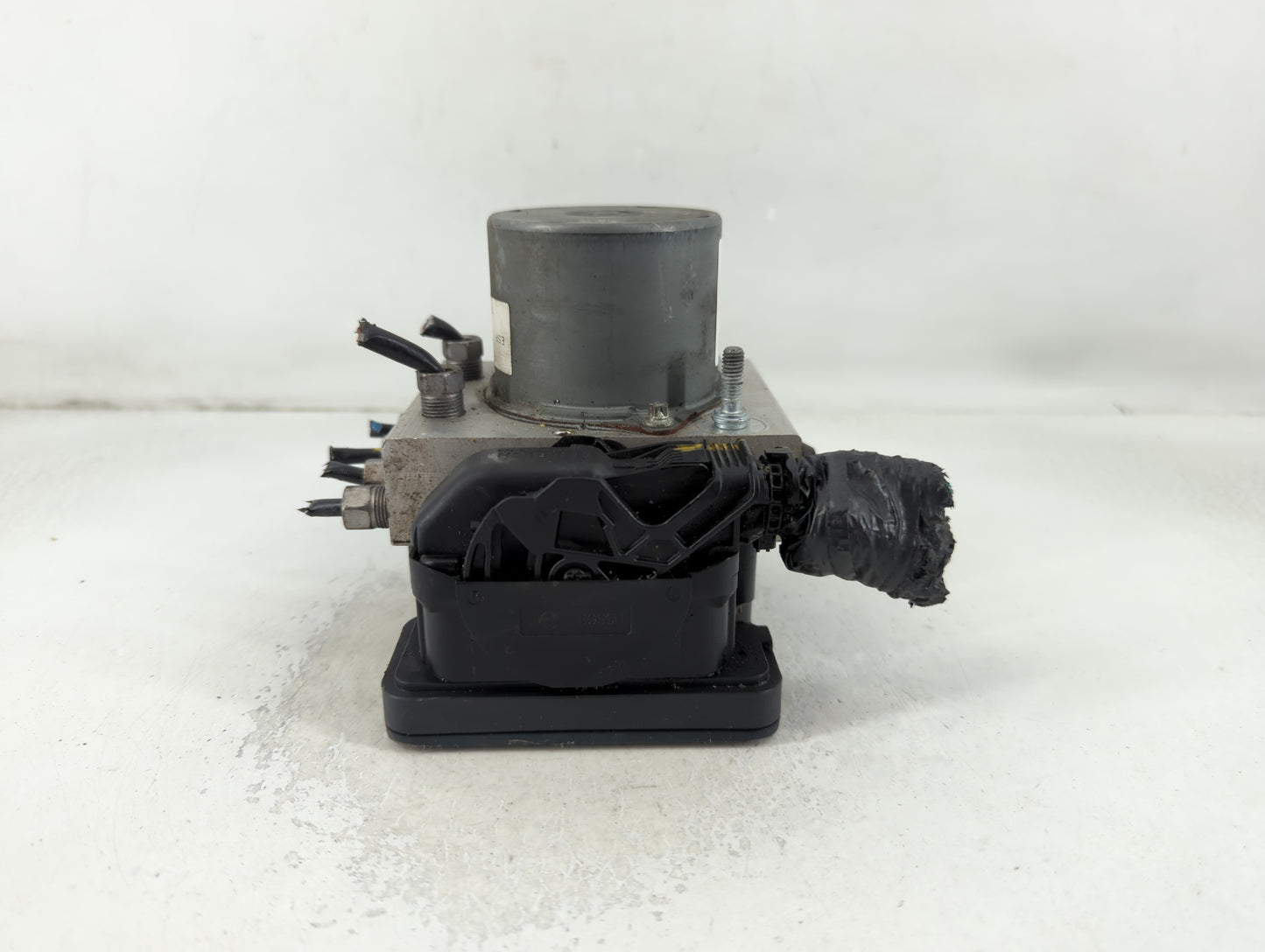 2018 Dodge Caravan ABS Pump Control Module Replacement P/N:P68183803AD Fits Fits 2015 2016 2017 2019 2020 OEM Used Auto Part