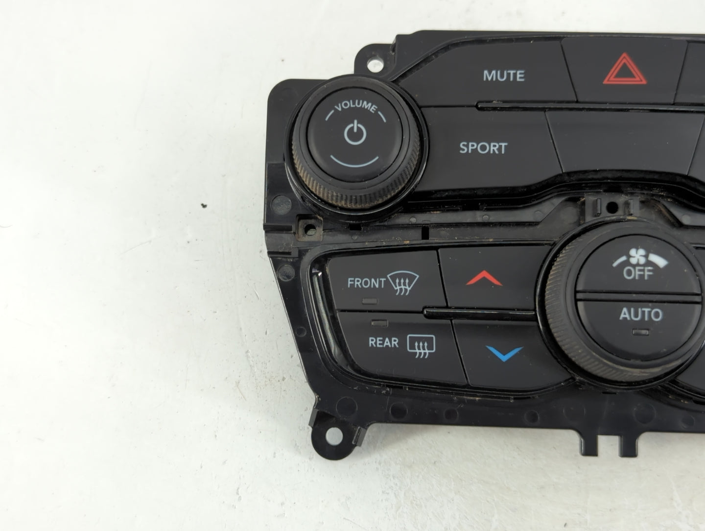 2018 Dodge Challenger Climate Control Module Temperature AC/Heater Replacement P/N:68293606AE 5528520 Fits OEM Used Auto Par