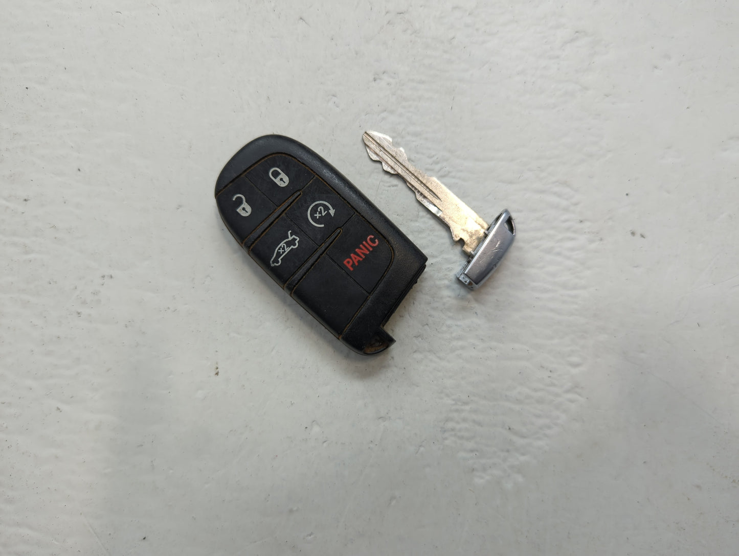 Dodge Challenger Keyless Entry Remote Fob M3N-40821302 6823497AA | 68234957AB - Oemusedautoparts1.com