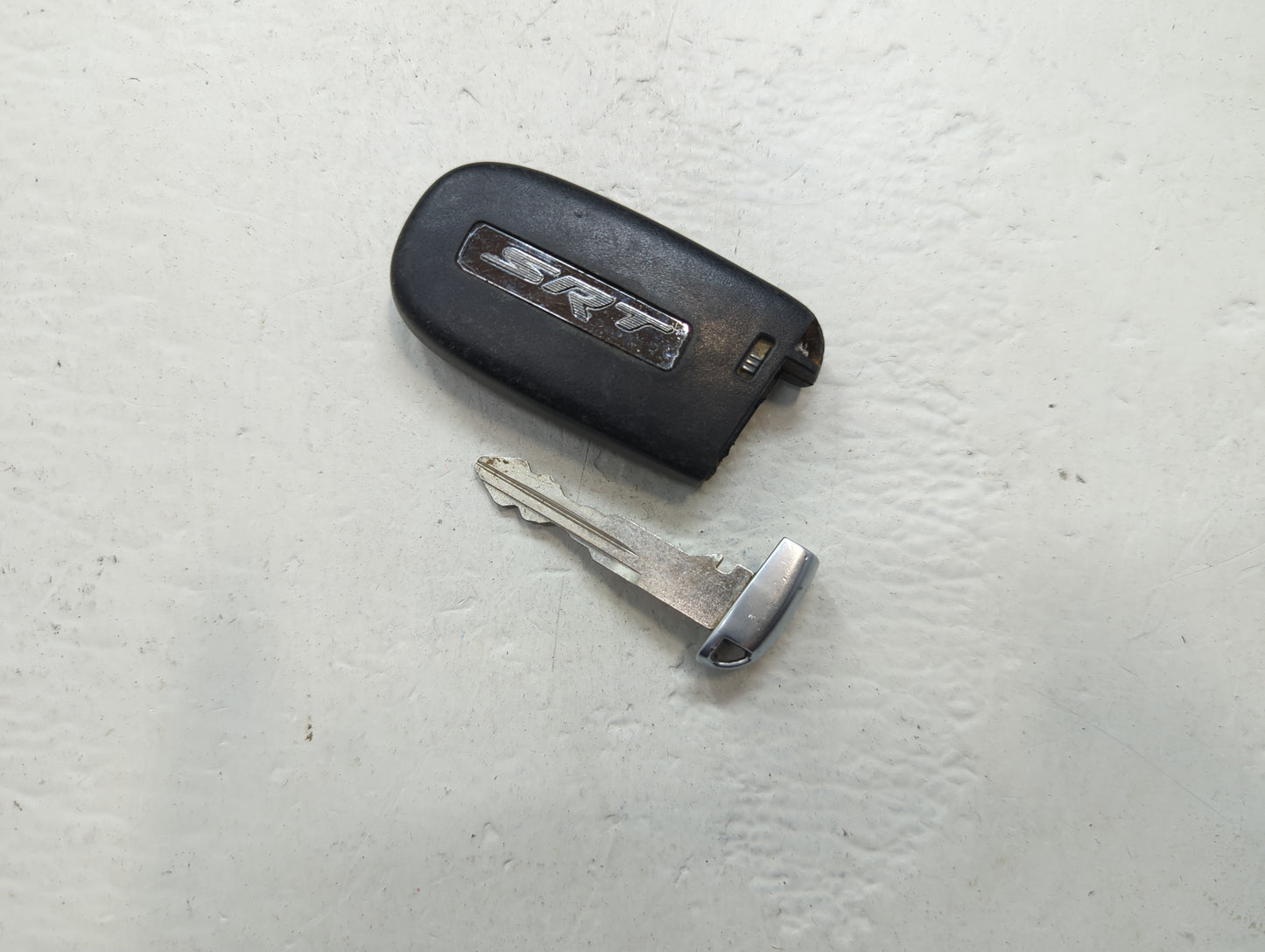 Dodge Challenger Keyless Entry Remote Fob M3N-40821302 6823497AA | 68234957AB - Oemusedautoparts1.com