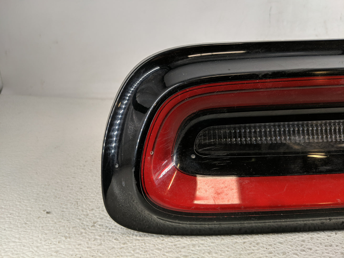 2015-2022 Dodge Challenger Tail Light Assembly Passenger Right OEM P/N:68174069-AC Fits OEM Used Auto Parts - Oemusedautopar