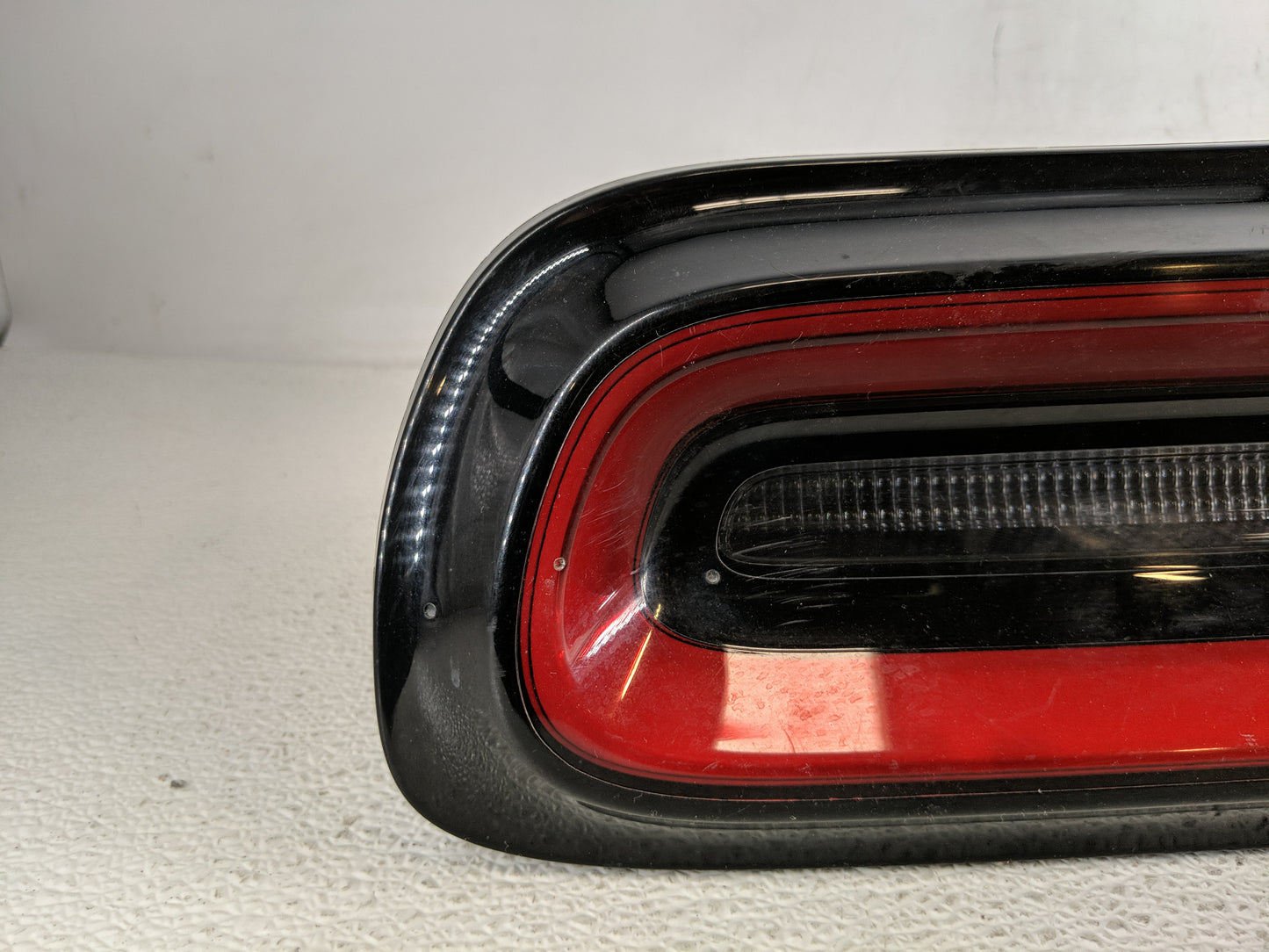 2015-2022 Dodge Challenger Tail Light Assembly Passenger Right OEM P/N:68174069-AC Fits OEM Used Auto Parts - Oemusedautopar