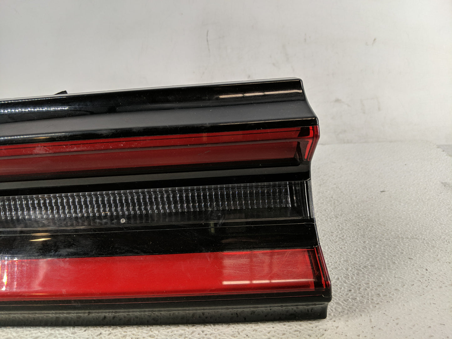 2015-2022 Dodge Challenger Tail Light Assembly Passenger Right OEM P/N:68174069-AC Fits OEM Used Auto Parts - Oemusedautopar