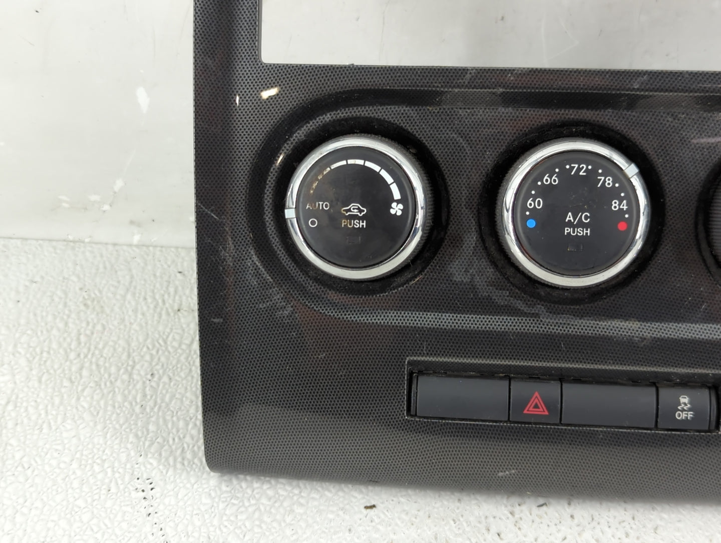 Dodge Challenger Radio Control Panel - Oemusedautoparts1.com