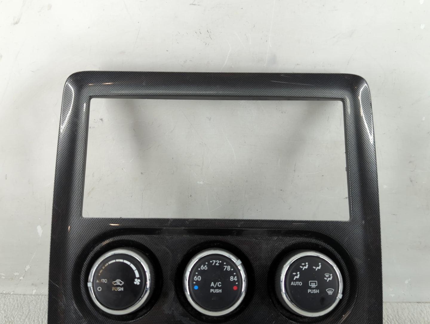 Dodge Challenger Radio Control Panel - Oemusedautoparts1.com