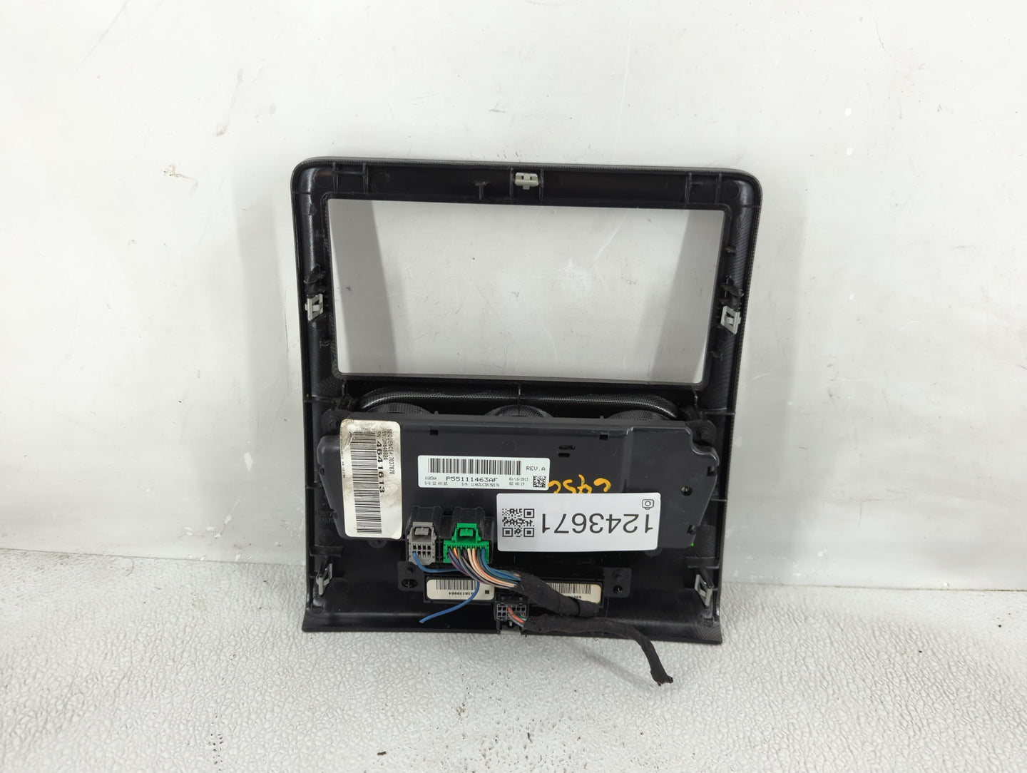 Dodge Challenger Radio Control Panel - Oemusedautoparts1.com