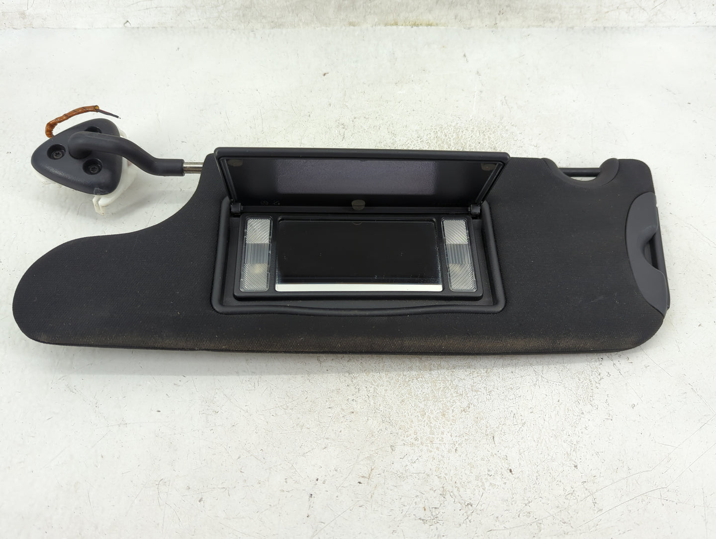 2018-2022 Dodge Challenger Sun Visor Shade Replacement Passenger Right Mirror Fits Fits 2018 2019 2020 2021 2022 OEM Used Au