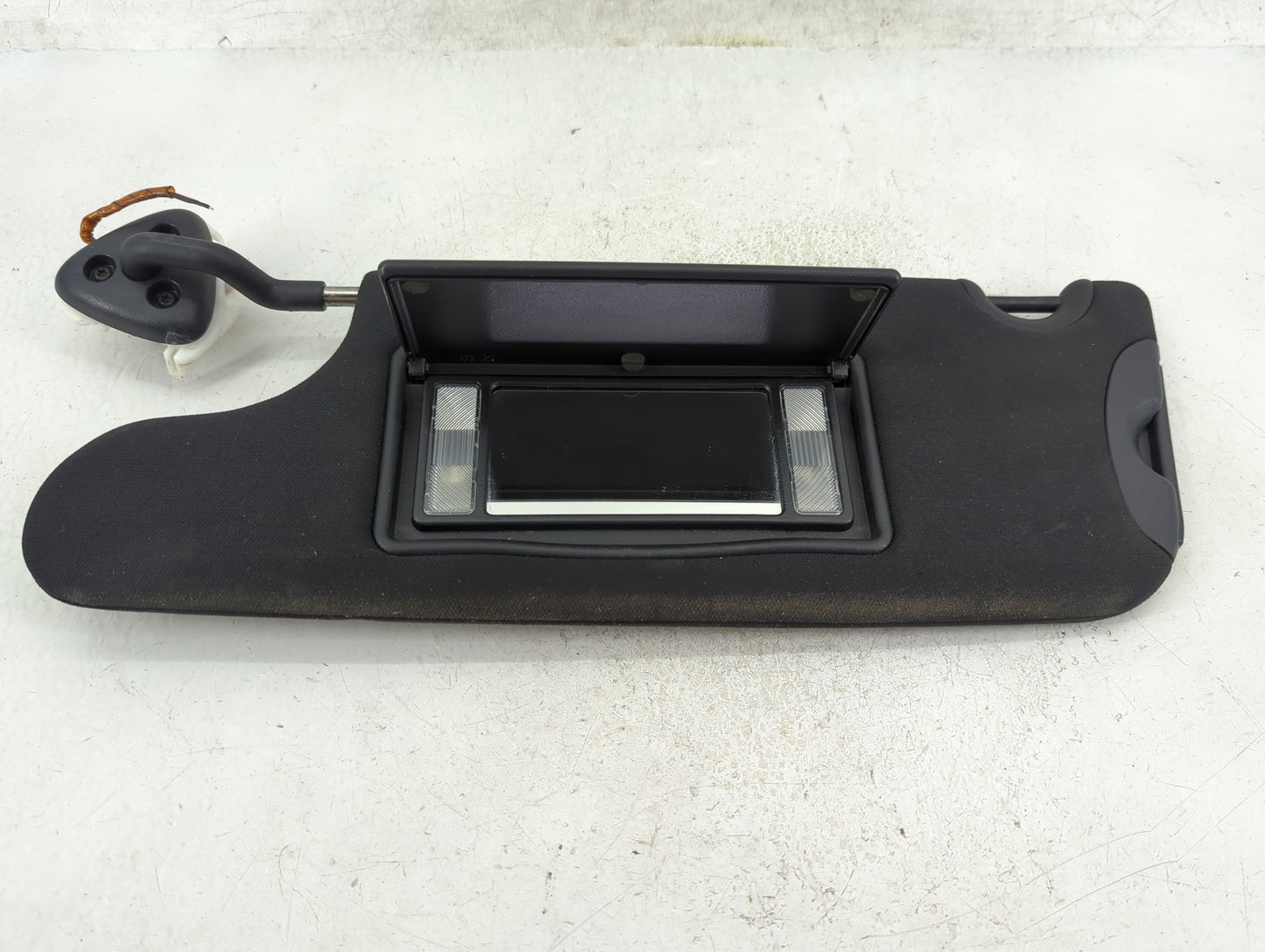 2018-2022 Dodge Challenger Sun Visor Shade Replacement Passenger Right Mirror Fits Fits 2018 2019 2020 2021 2022 OEM Used Au