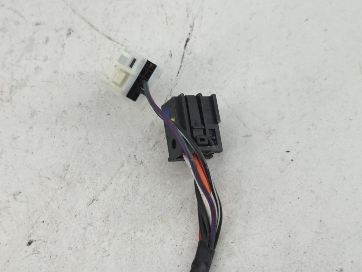 2015-2019 Dodge Challenger Driver Side View Mirror - Left Door Mirror OEM Used - Oemusedautoparts1.com
