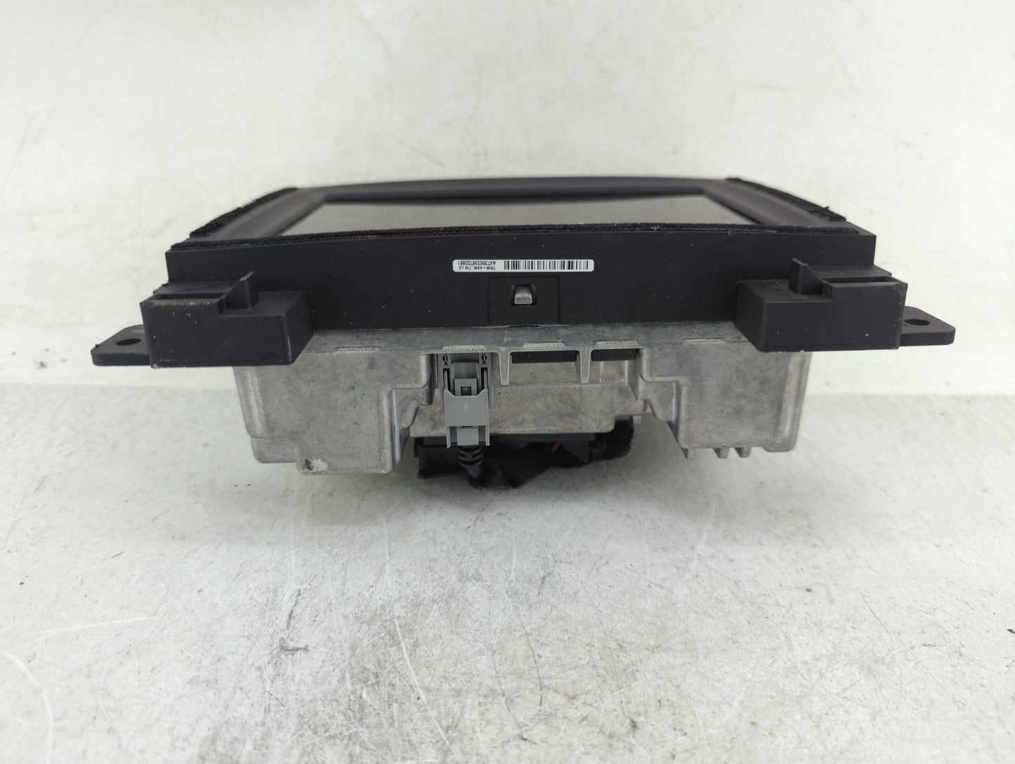2018-2019 Dodge Challenger Radio AM FM Cd Player Receiver Replacement P/N:68321852AE Fits Fits 2018 2019 OEM Used Auto Parts