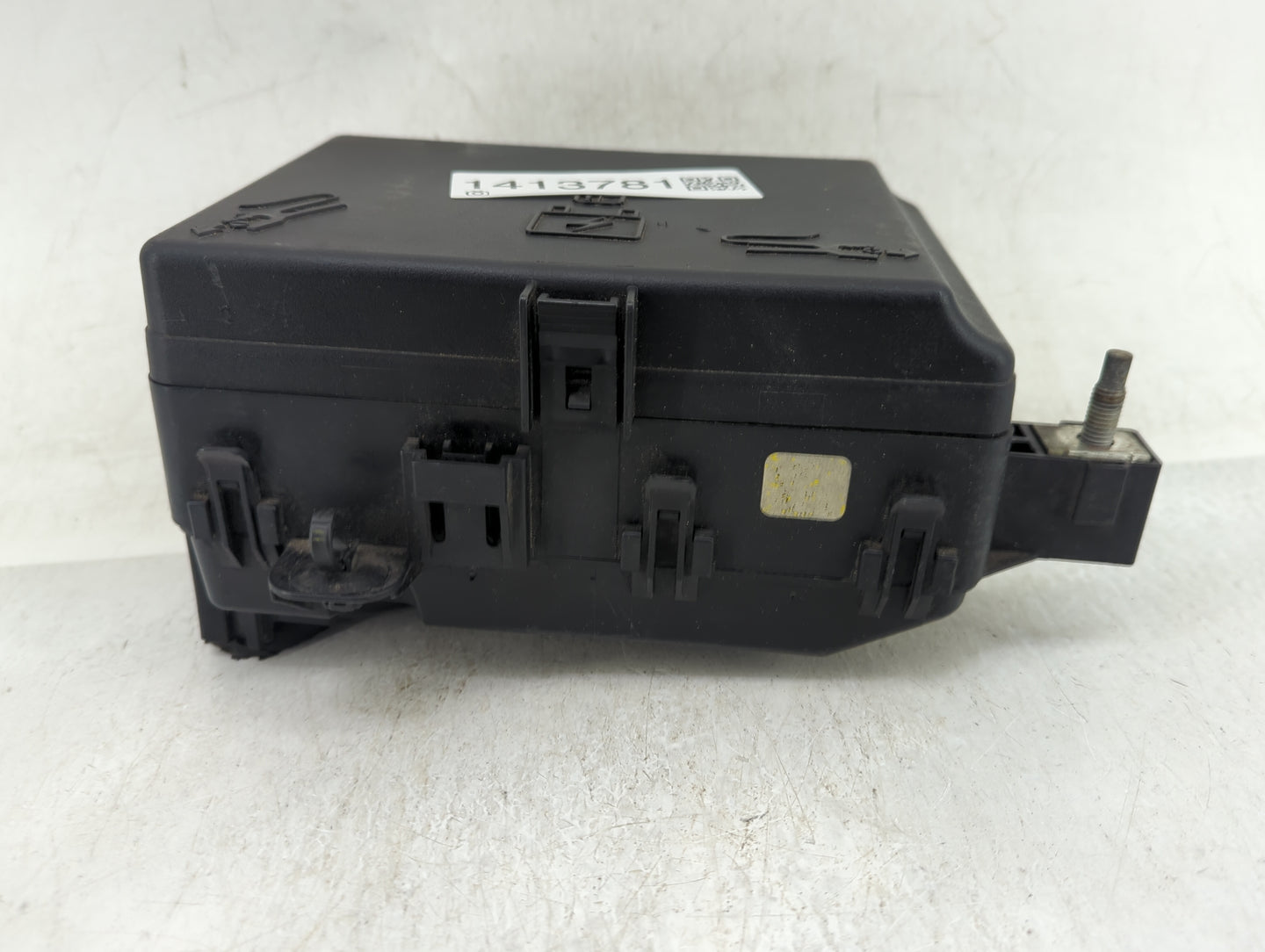 2018 Dodge Challenger Fusebox Fuse Box Panel Relay Module P/N:P68336709AC Fits OEM Used Auto Parts - Oemusedautoparts1.com