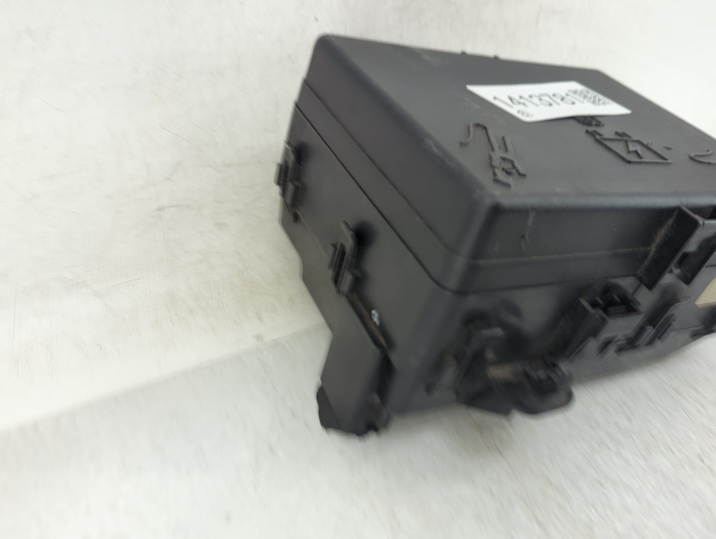 2018 Dodge Challenger Fusebox Fuse Box Panel Relay Module P/N:P68336709AC Fits OEM Used Auto Parts - Oemusedautoparts1.com