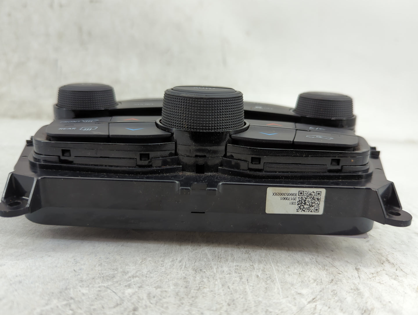 2018 Dodge Challenger Climate Control Module Temperature AC/Heater Replacement P/N:P68293606AD 5PG682XGAE Fits OEM Used Auto