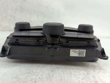 2017-2018 Dodge Challenger Climate Control Module Temperature AC/Heater Replacement P/N:P68293606AD 5PG682XGAE Fits Fits 2017 2018 OEM Used Auto Parts