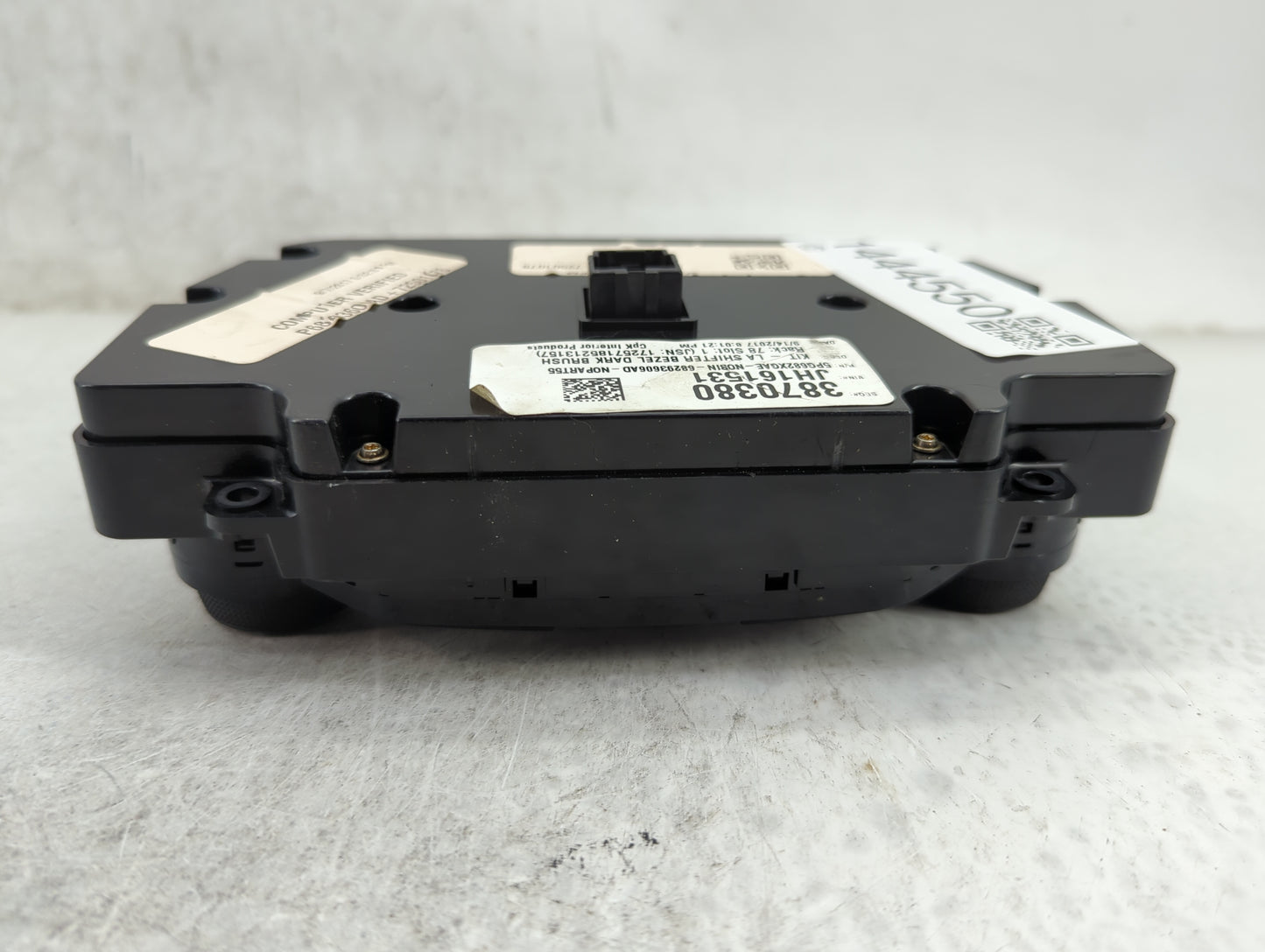 2018 Dodge Challenger Climate Control Module Temperature AC/Heater Replacement P/N:P68293606AD 5PG682XGAE Fits OEM Used Auto