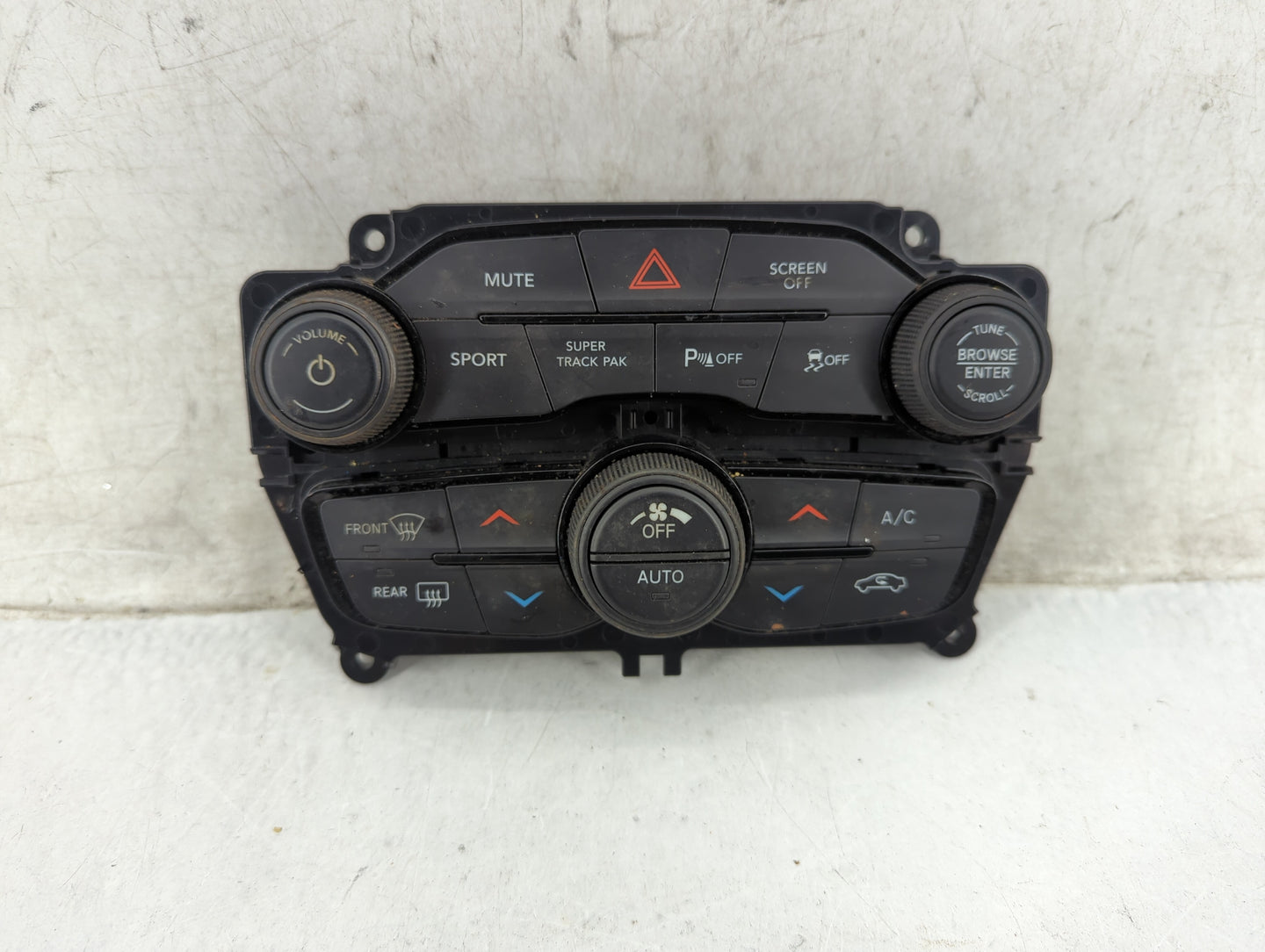 2018 Dodge Challenger Climate Control Module Temperature AC/Heater Replacement P/N:5PG682XGAF 68293608AD, P68293608AD Fits O