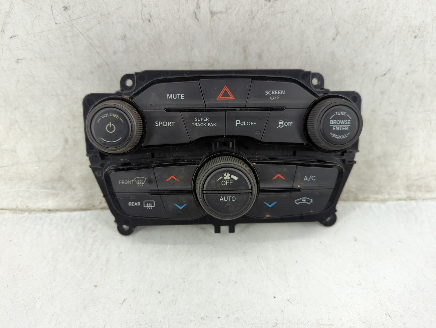 2018 Dodge Challenger Climate Control Module Temperature AC/Heater Replacement P/N:5PG682XGAF 68293608AD, P68293608AD Fits O