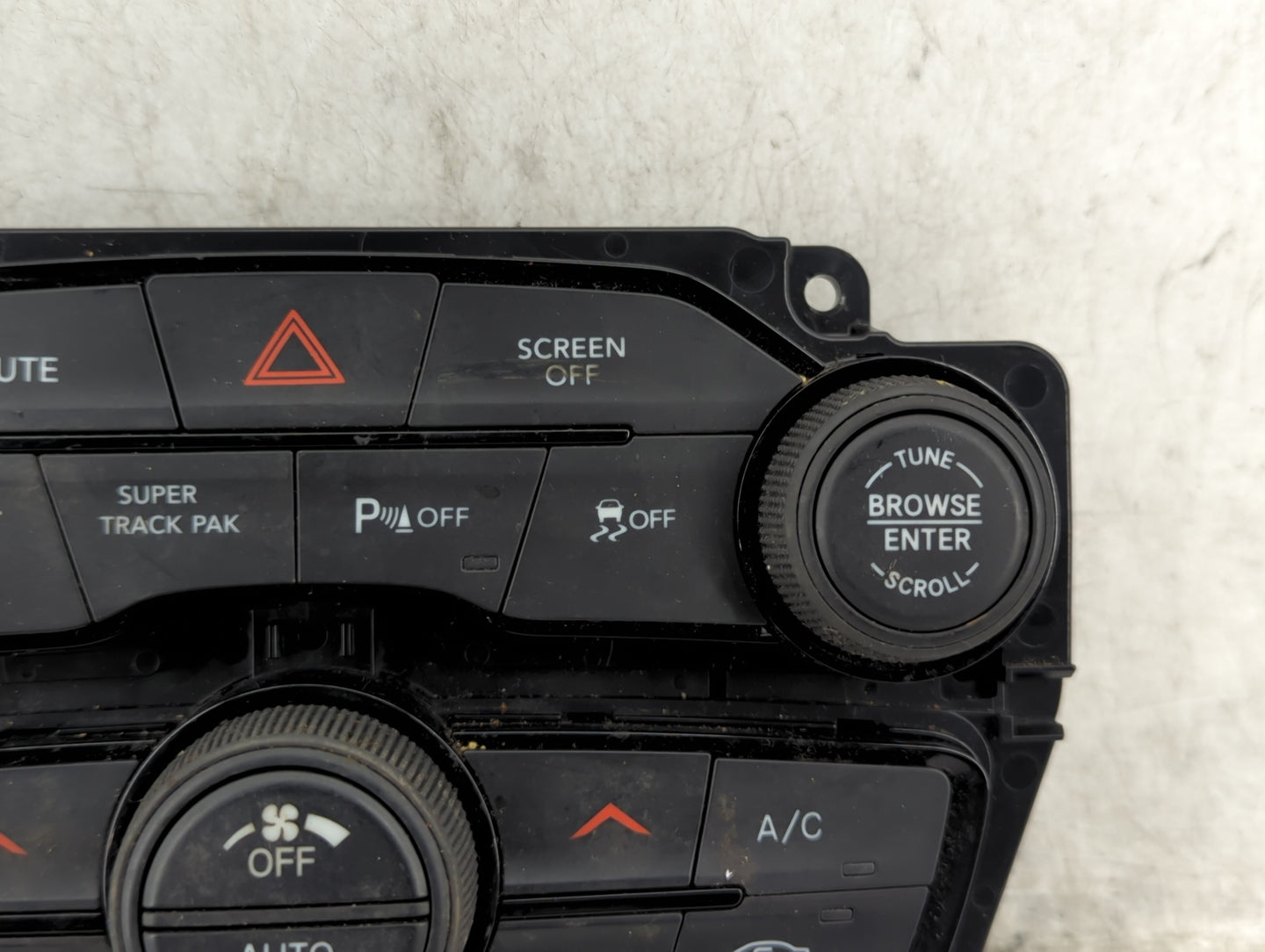 2018 Dodge Challenger Climate Control Module Temperature AC/Heater Replacement P/N:5PG682XGAF 68293608AD, P68293608AD Fits O