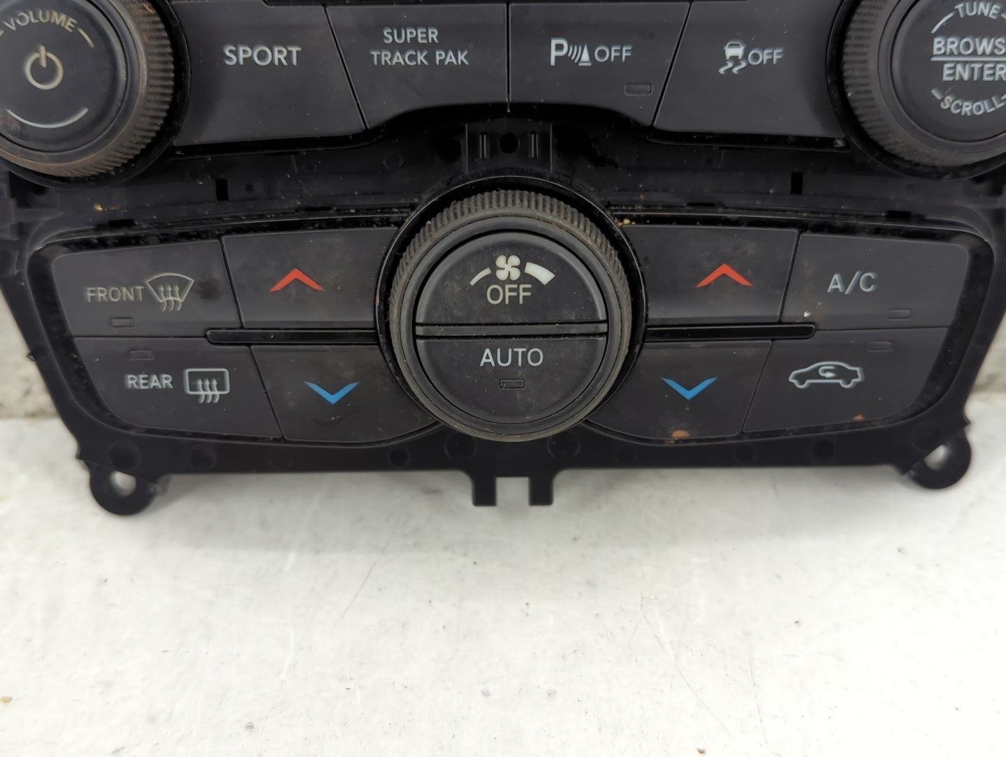 2018 Dodge Challenger Climate Control Module Temperature AC/Heater Replacement P/N:5PG682XGAF 68293608AD, P68293608AD Fits O