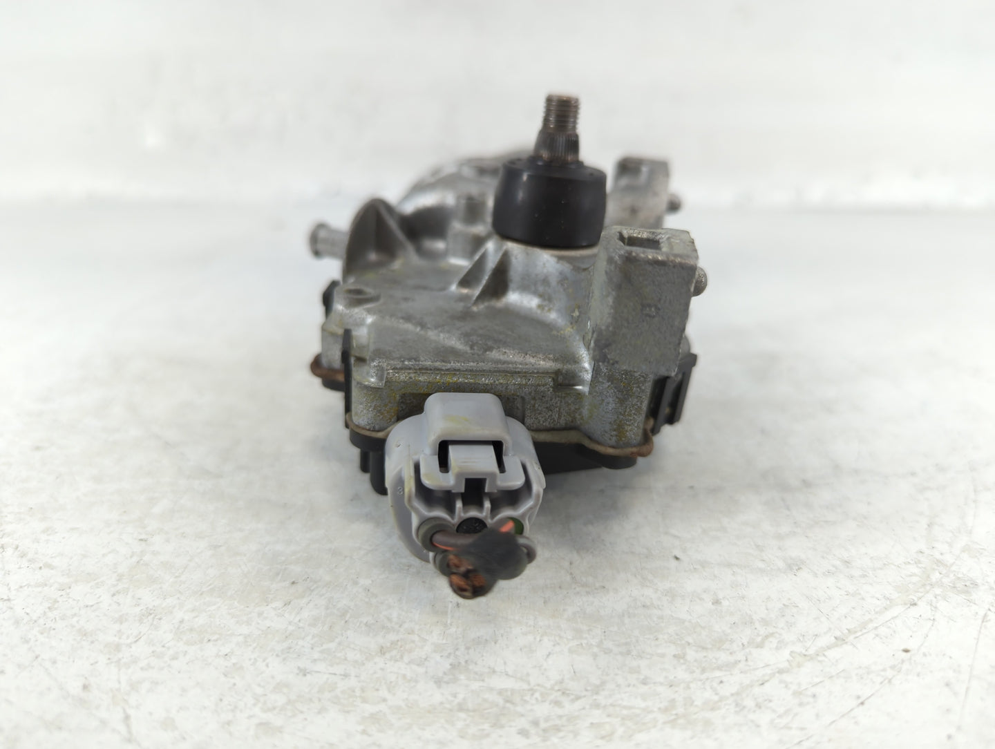 2008-2022 Dodge Challenger Front Windshield Wiper Motor P/N:AX159060-1564 05028756AD Fits OEM Used Auto Parts - Oemusedautop