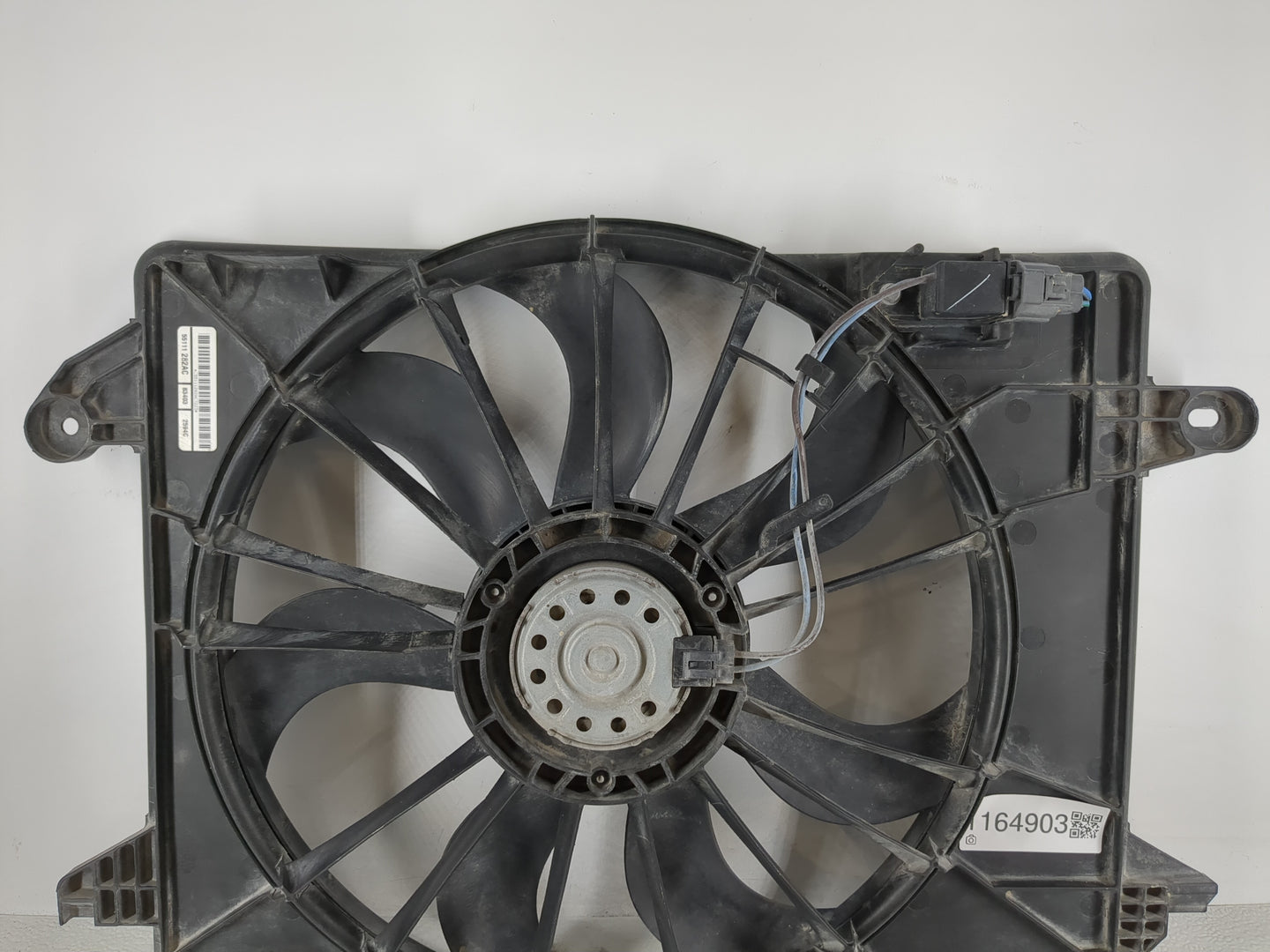 2018 Dodge Charger Electric Radiator Cooling Fan Motor Assembly P/N:55111 282AC Fits Fits 1994 1995 OEM Used Auto Parts - Oe