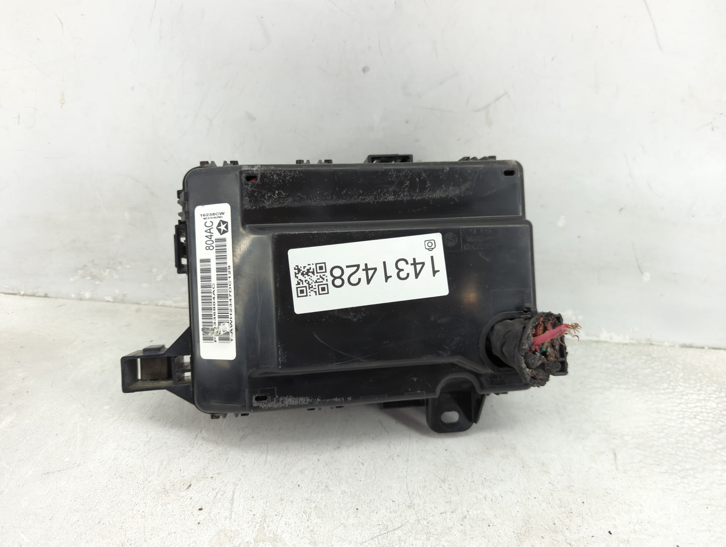 2018 Dodge Charger Fusebox Fuse Box Panel Relay Module P/N:7171-5455-30 Fits OEM Used Auto Parts - Oemusedautoparts1.com