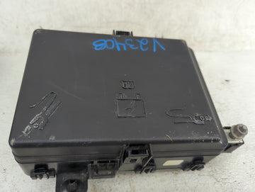 2006-2007 Dodge Charger Fusebox Fuse Box Panel Relay Module P/N:68234027AA 7154-7830-30, 04727370AA Fits Fits 2006 2007 OEM 
