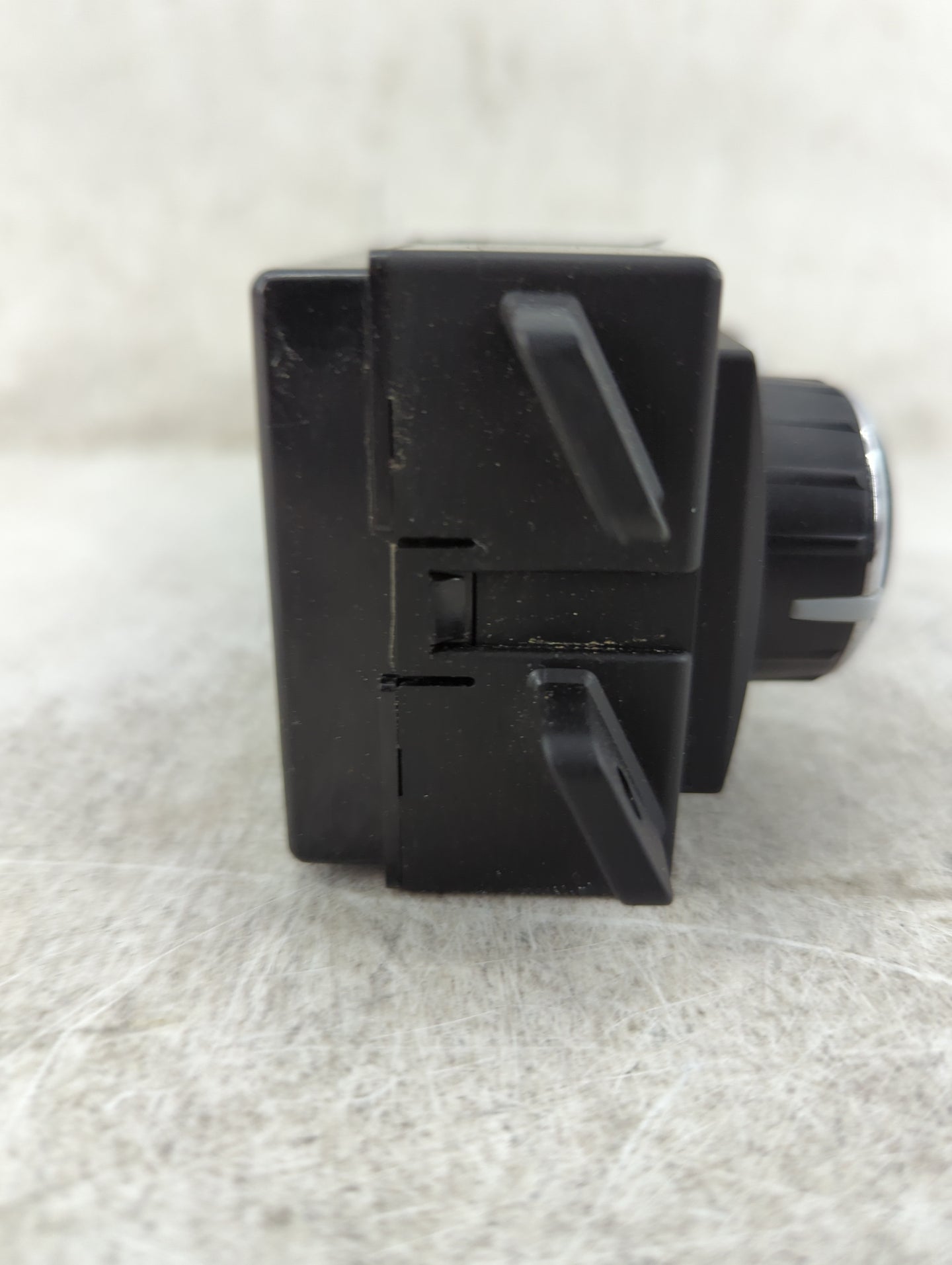 2018 Dodge Charger Climate Control Module Temperature AC/Heater Replacement Fits OEM Used Auto Parts - Oemusedautoparts1.com