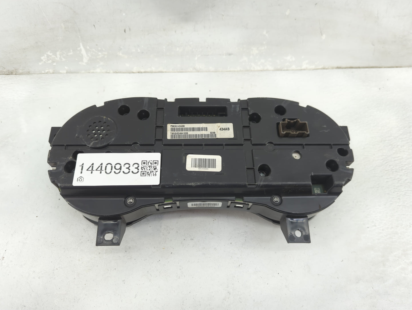 2018 Dodge Charger Instrument Cluster Speedometer Gauges P/N:P68351434AB A2C13448401 Fits OEM Used Auto Parts - Oemusedautop