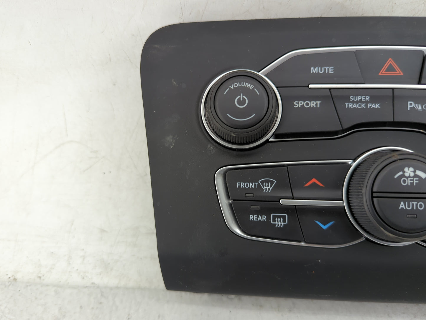 2017-2018 Dodge Charger Climate Control Module Temperature AC/Heater Replacement P/N:P68293624AC 73530669 Fits Fits 2017 201