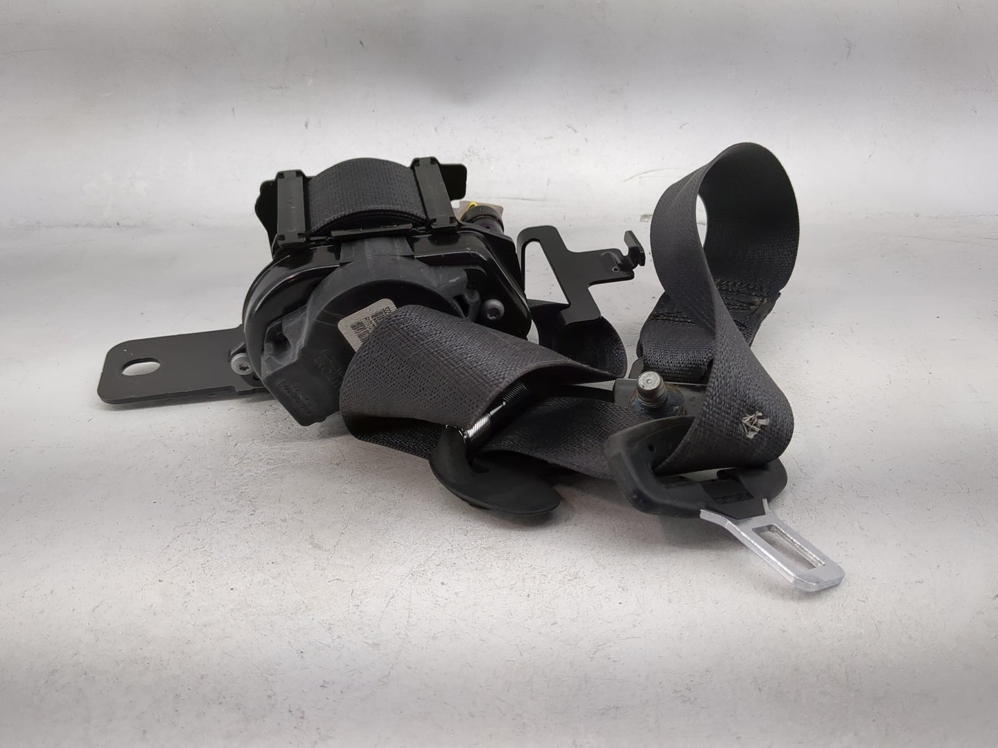 2018 Dodge Charger Passenger Right Seat Belt Rear Retractor - Oemusedautoparts1.com