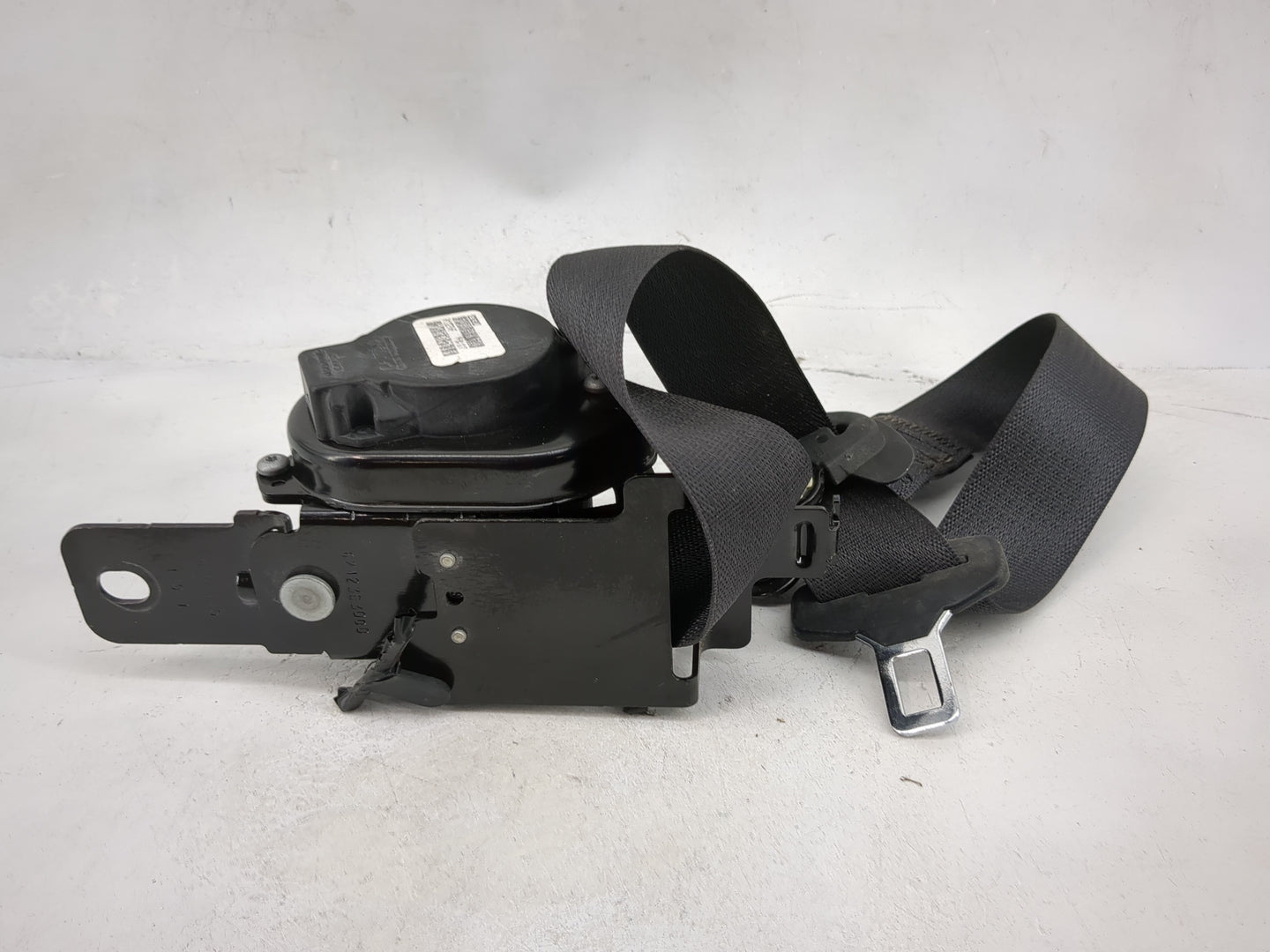 2018 Dodge Charger Passenger Right Seat Belt Rear Retractor - Oemusedautoparts1.com