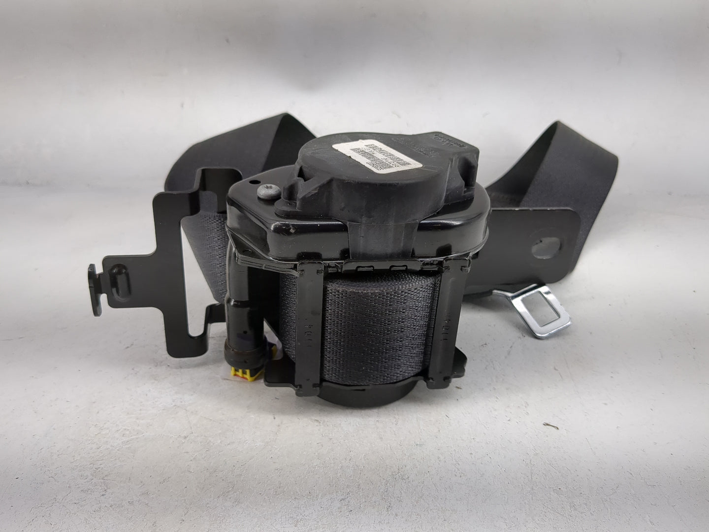 2018 Dodge Charger Passenger Right Seat Belt Rear Retractor - Oemusedautoparts1.com