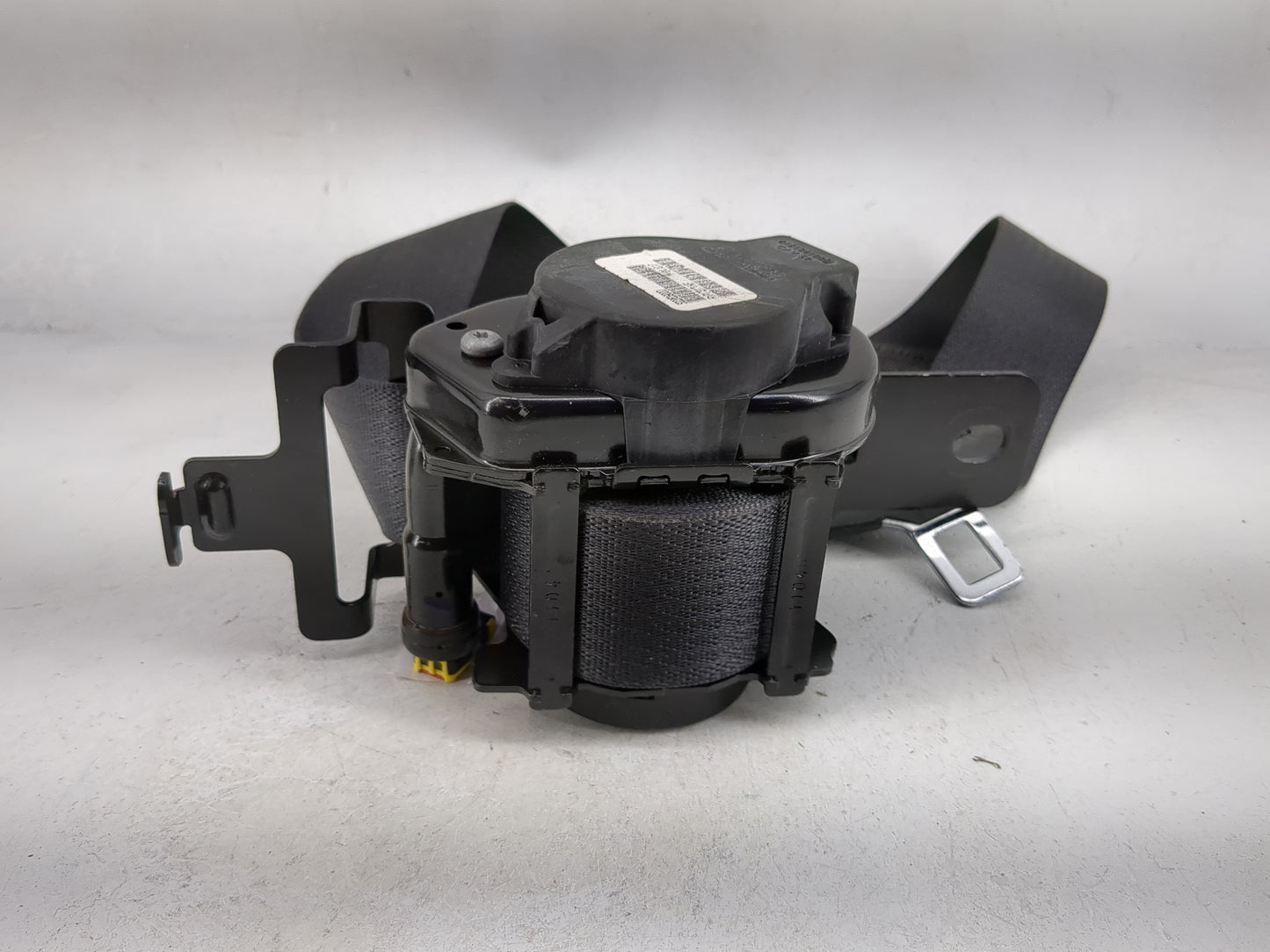 2018 Dodge Charger Passenger Right Seat Belt Rear Retractor - Oemusedautoparts1.com
