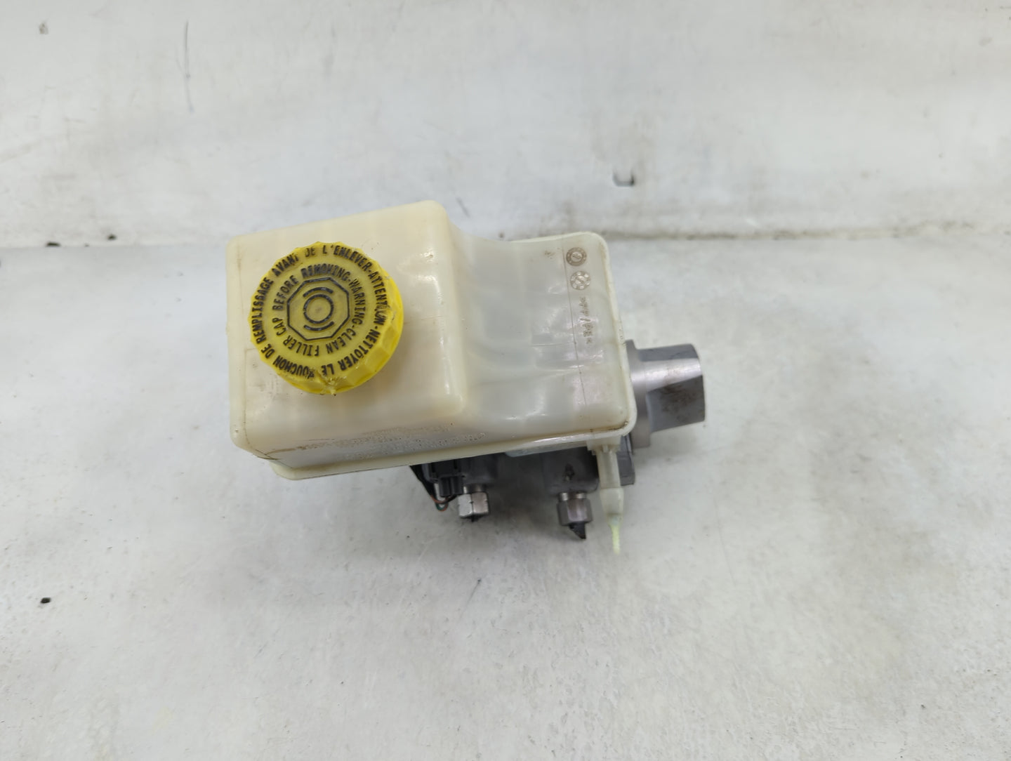 2009-2022 Dodge Charger Brake Master Cylinder 1490246 - Oemusedautoparts1.com