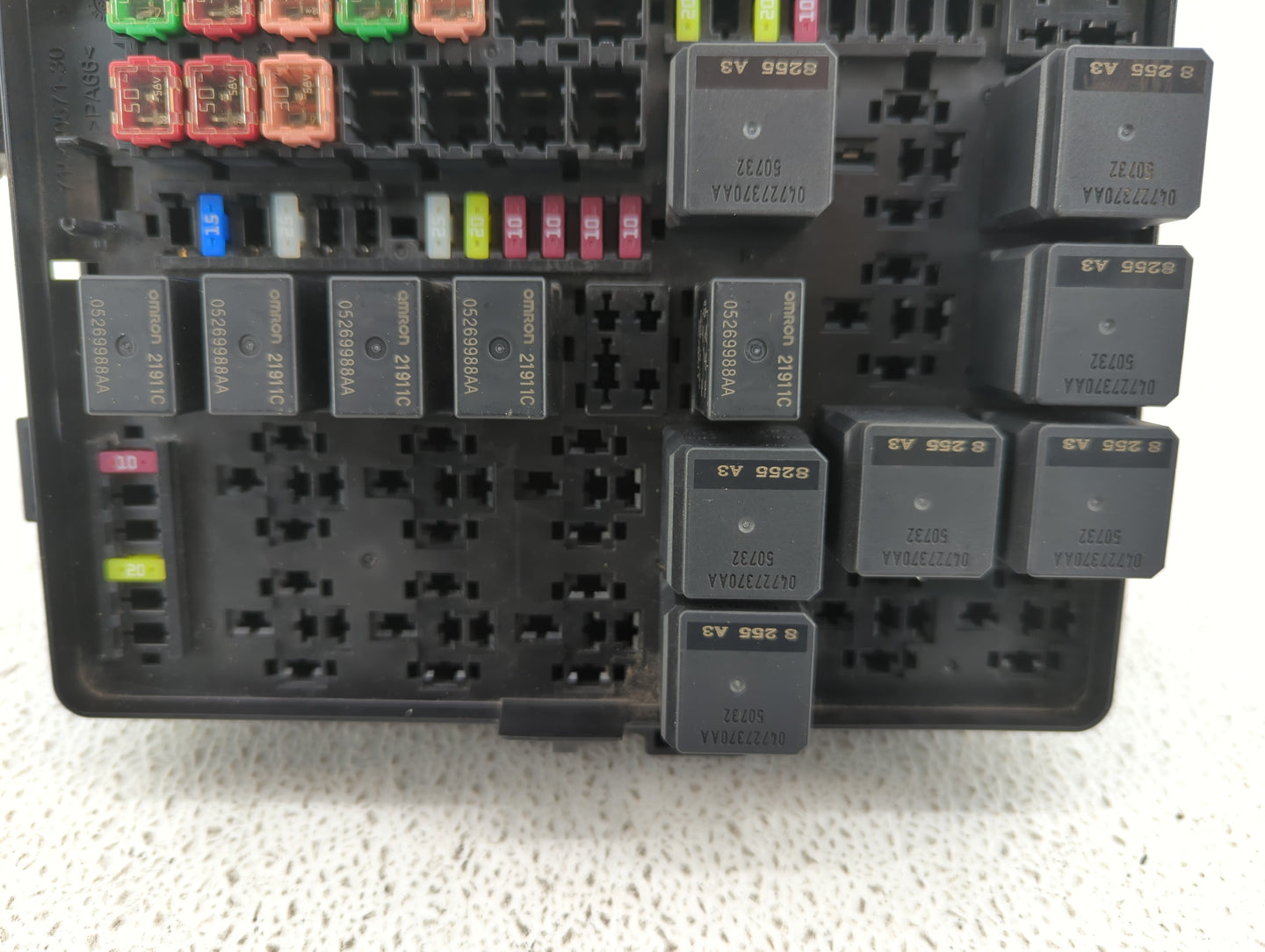 2018 Dodge Charger Fusebox Fuse Box Panel Relay Module P/N:P68384601AC Fits OEM Used Auto Parts - Oemusedautoparts1.com