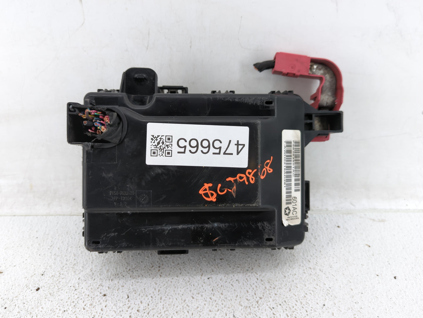 2018 Dodge Charger Fusebox Fuse Box Panel Relay Module P/N:P68384601AC Fits OEM Used Auto Parts - Oemusedautoparts1.com