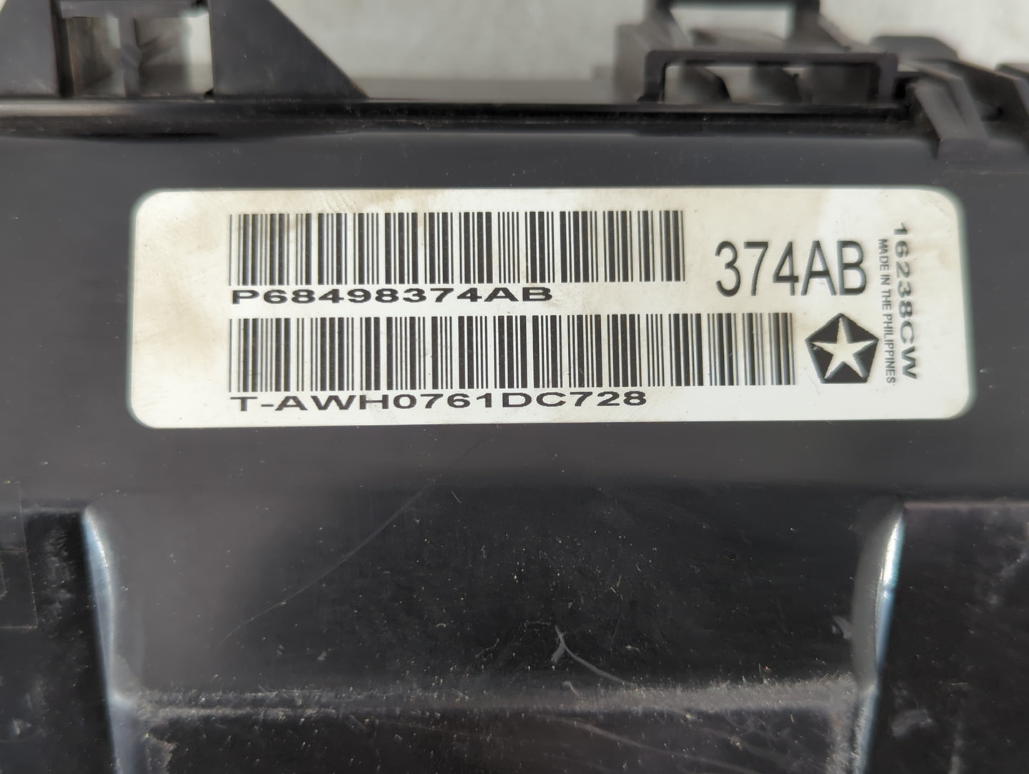 2018 Dodge Charger Fusebox Fuse Box Panel Relay Module P/N:AWH0761DC728 374AB, P68498374AB Fits OEM Used Auto Parts - Oemuse