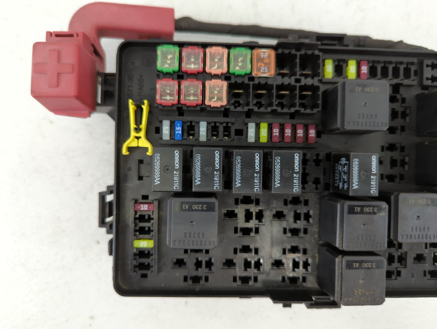2018 Dodge Charger Fusebox Fuse Box Panel Relay Module P/N:P68213735AD Fits OEM Used Auto Parts - Oemusedautoparts1.com
