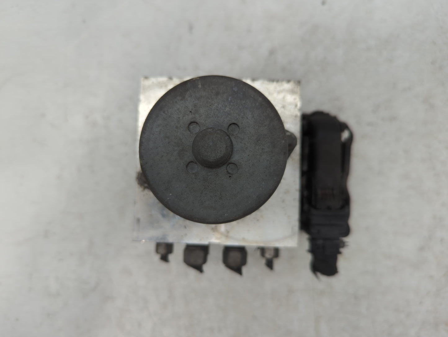 2018 Dodge Durango ABS Pump Control Module Replacement P/N:68336274AB Fits OEM Used Auto Parts - Oemusedautoparts1.com