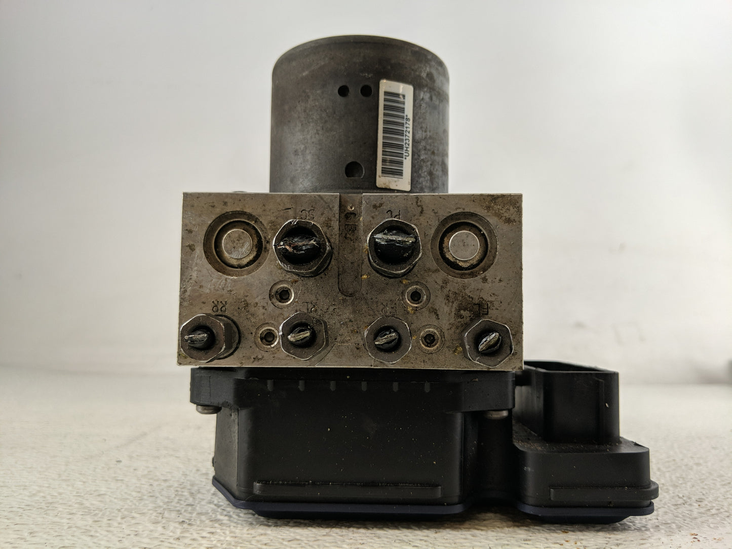 2018 Dodge Durango ABS Pump Control Module Replacement P/N:68336274AB Fits OEM Used Auto Parts - Oemusedautoparts1.com